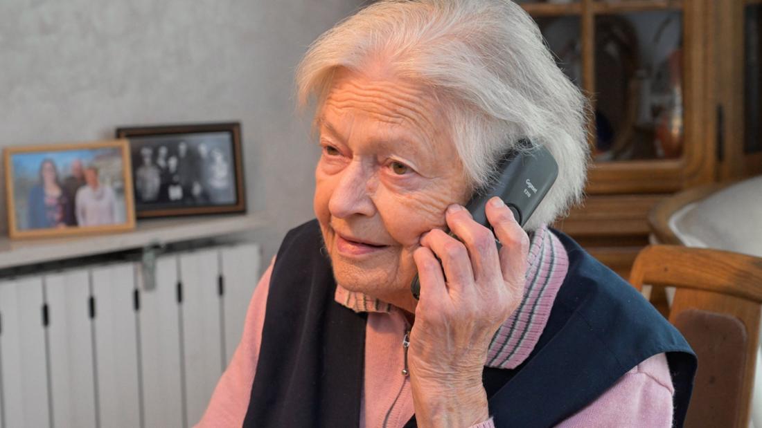 I tentativi di truffe telefoniche sono in aumento: gli anziani in particolare sono un obiettivo comune.