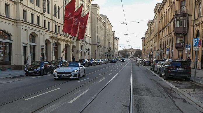 Una vista del miglio nobile di Monaco: Maximilian Street nel centro della città. (foto d'archivio) Una vista del miglio nobile di Monaco: Maximilian Street nel centro della città. (foto d'archivio)