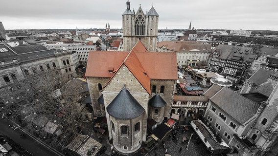 Cattedrale di Braunschweig dall'alto. Cattedrale di Braunschweig dall'alto. © NDR Foto: Julius Matuszek