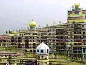 Darmstadt appartiene alla regione del Reno-Meno ed è uno dei dieci centri regionali dello stato dell'Assia. Con circa 160.000 abitanti, Darmstadt è la quarta città più grande dello Stato dell'Assia dopo Francoforte sul Meno, Wiesbaden e Kassel. Darmstadt appartiene alla regione del Reno-Meno ed è uno dei dieci centri regionali dello stato dell'Assia. Con circa 160.000 abitanti, Darmstadt è la quarta città più grande dello Stato dell'Assia dopo Francoforte sul Meno, Wiesbaden e Kassel.