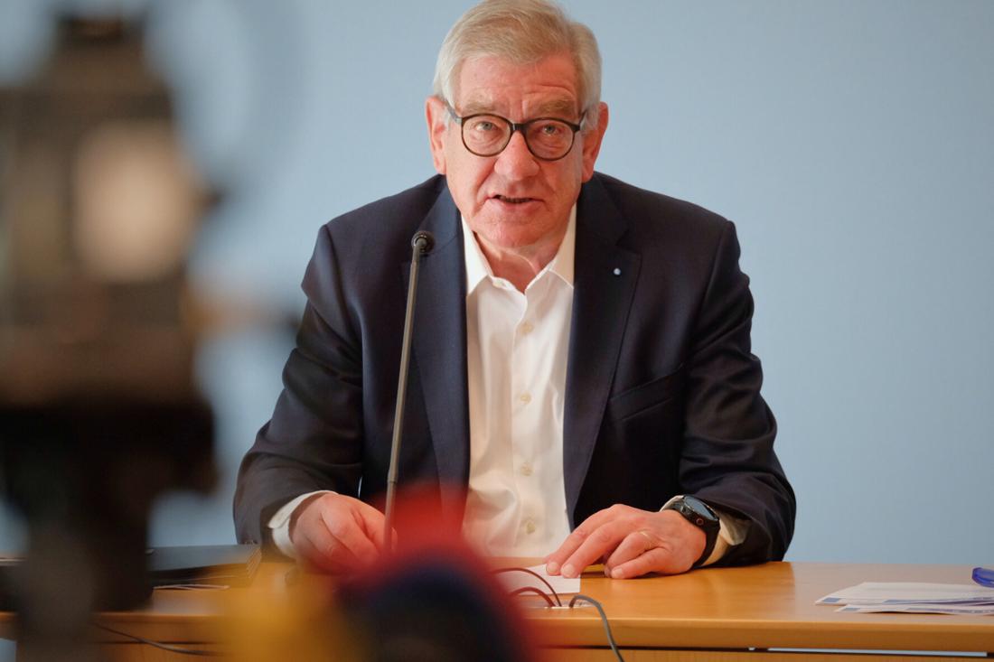 Arndt Kirchhoff, presidente dell'Associazione degli imprenditori della Renania Settentrionale-Vestfalia, alla conferenza stampa regionale