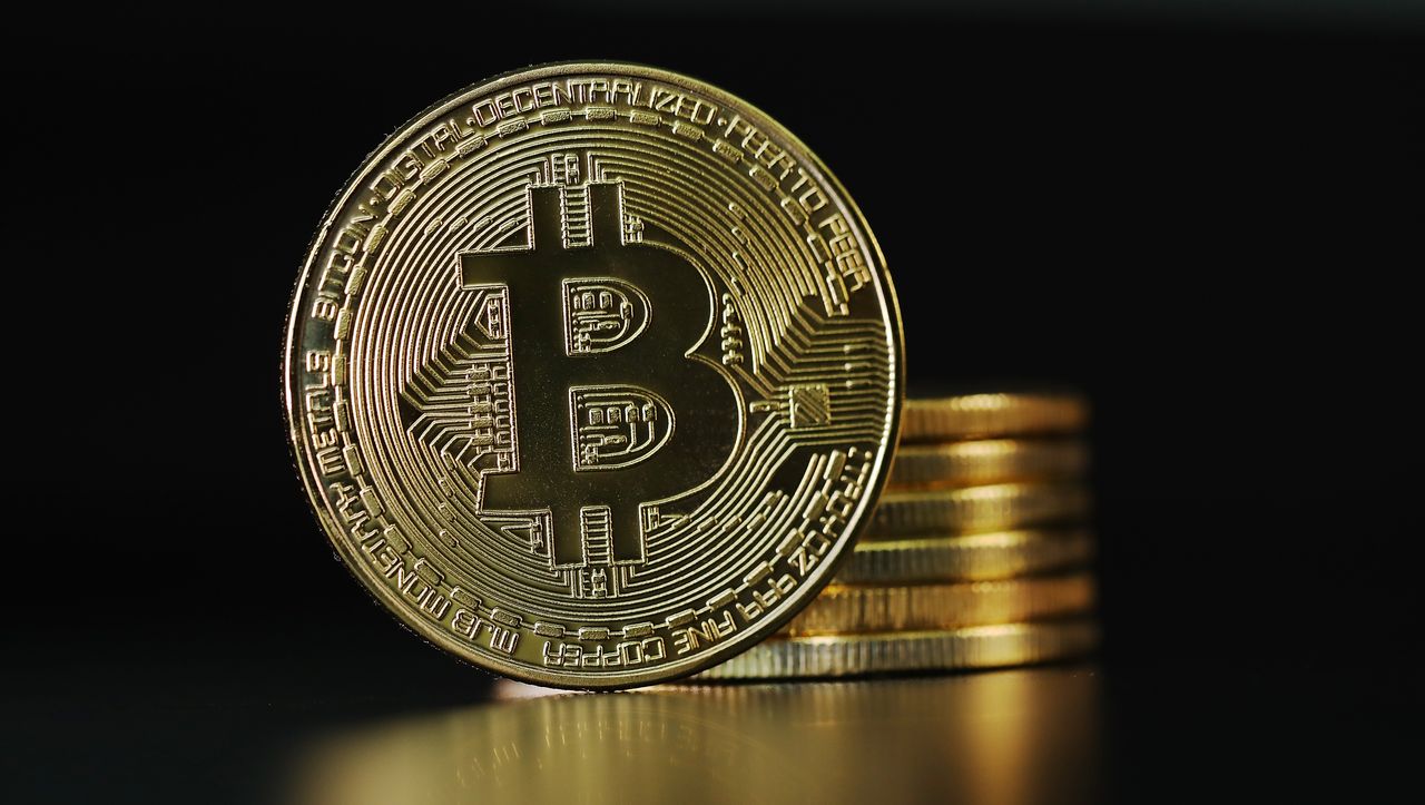 bitcoin futures base base lezione di negoziazione 1 bitcoin ltd trader