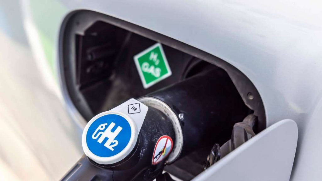 Addio auto elettriche?  Un'azienda tedesca sta rivoluzionando il motore a idrogeno