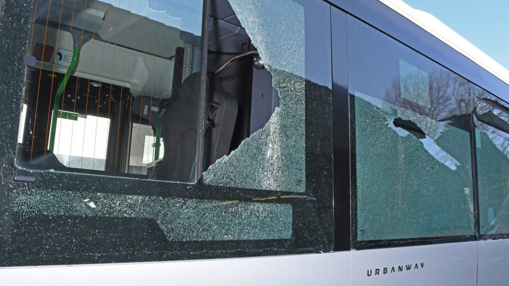 Dopo gli attacchi dei bus: l'azienda offre bonus NDR.de - Notizie - Bassa Sassonia