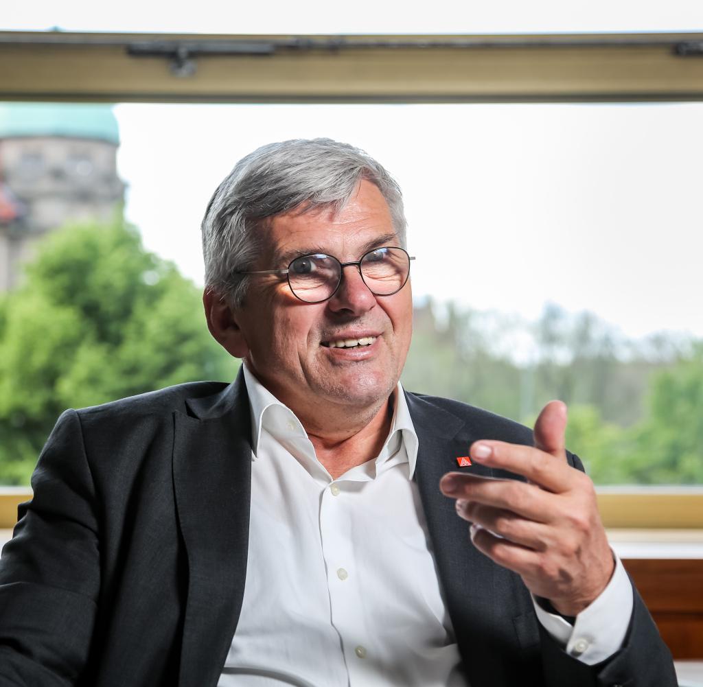 Jörg Hoffmann, presidente dell'Associazione dell'industria metallurgica: 
