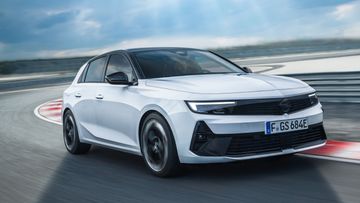 Zero emissioni: la nuova Astra arriva sul mercato anche in versione elettrica.