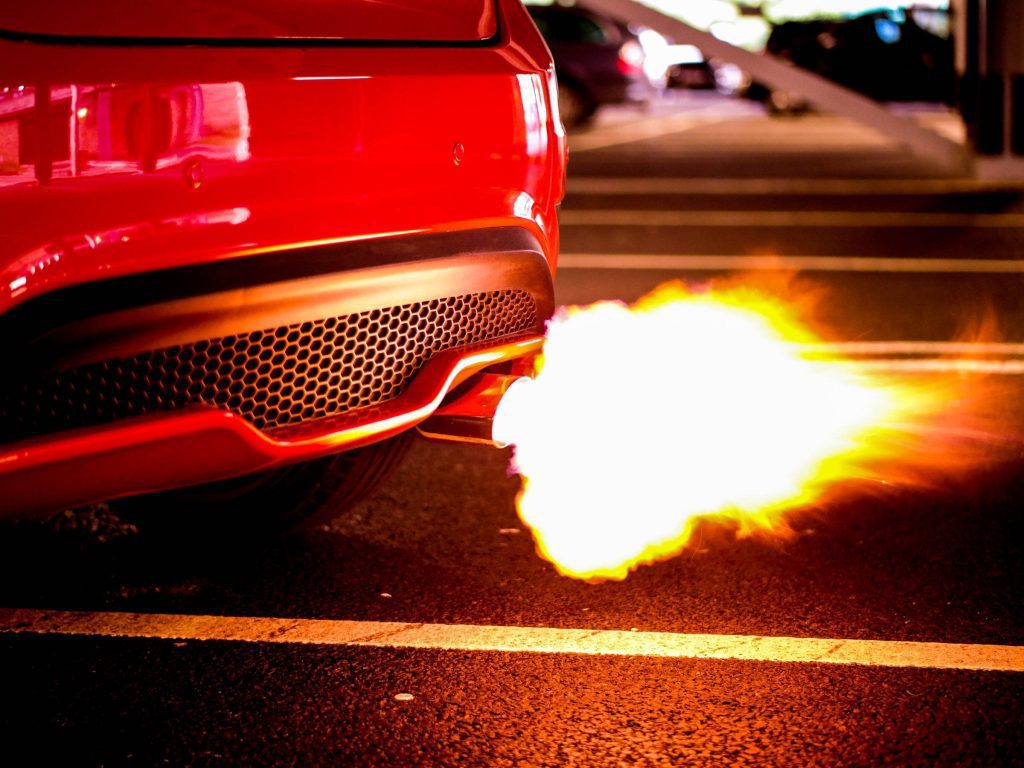 La fabbrica di automobili si affiderà ai motori a combustione entro il 2040