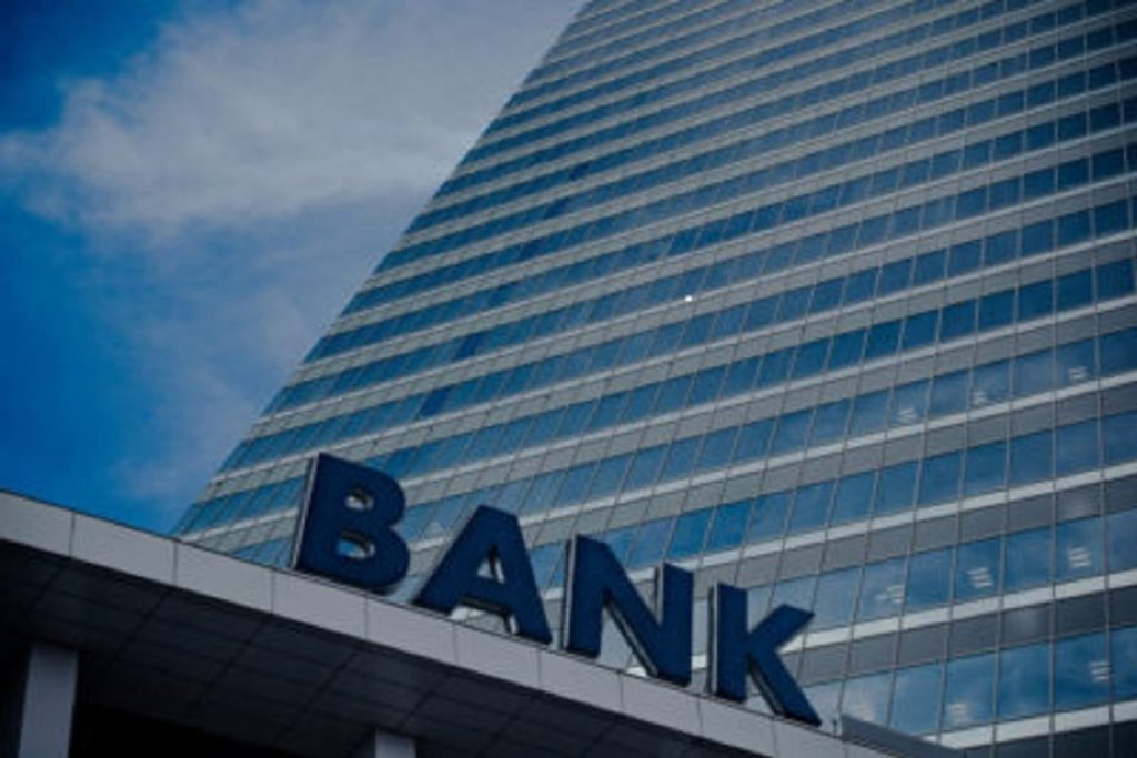 Le grandi banche vogliono continuare a lavorare con le società di criptovalute