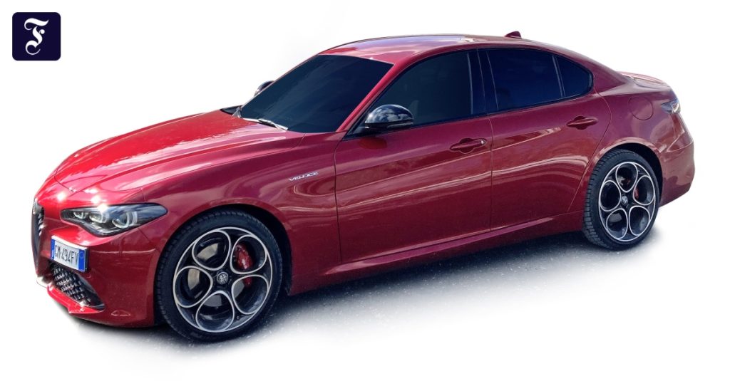 Prima esperienza di guida con la rinnovata Alfa Giulia