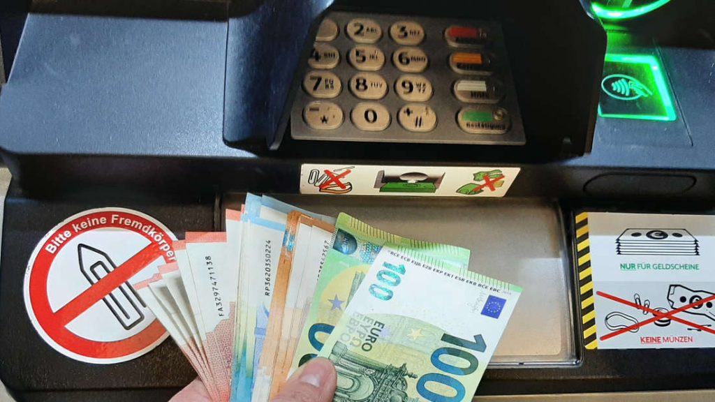 I clienti dovrebbero tenerlo presente quando utilizzano gli sportelli bancomat