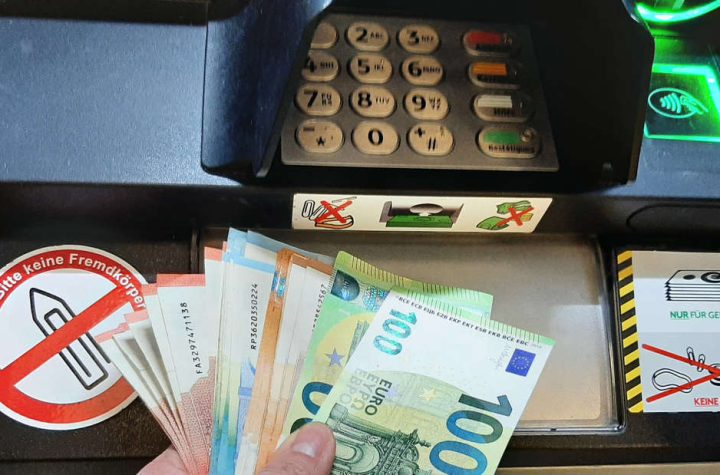 I clienti dovrebbero tenerlo presente quando utilizzano gli sportelli bancomat