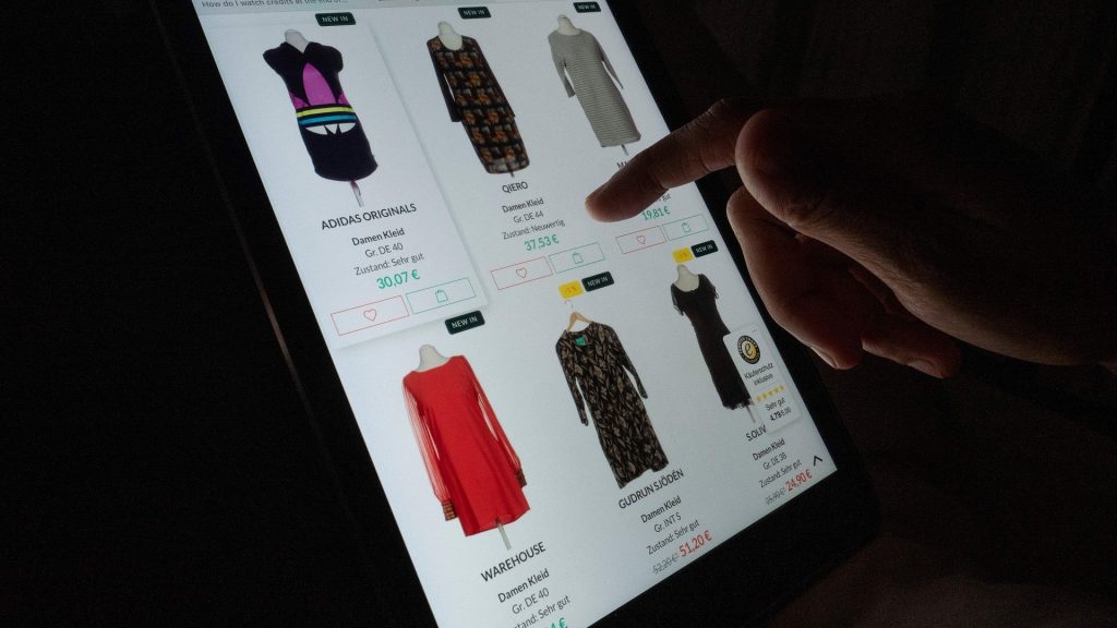 La casa madre rischia il fallimento: quasi 80 negozi online rischiano il fallimento