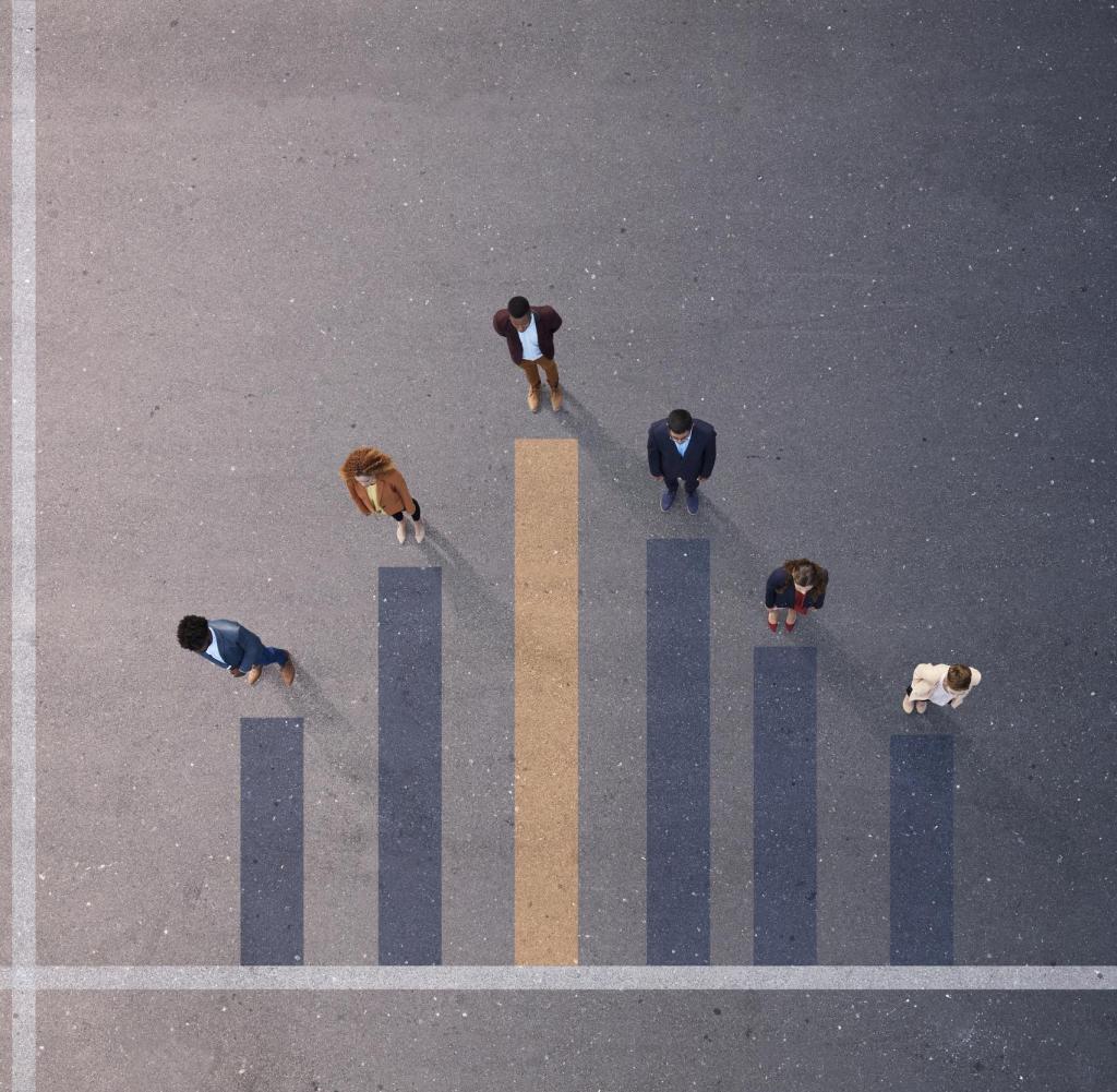 Un gruppo di giovani, fotografati dall'alto, su vari tetti di terrazze dipinte, all'alba. Getty ImagesGetty Images