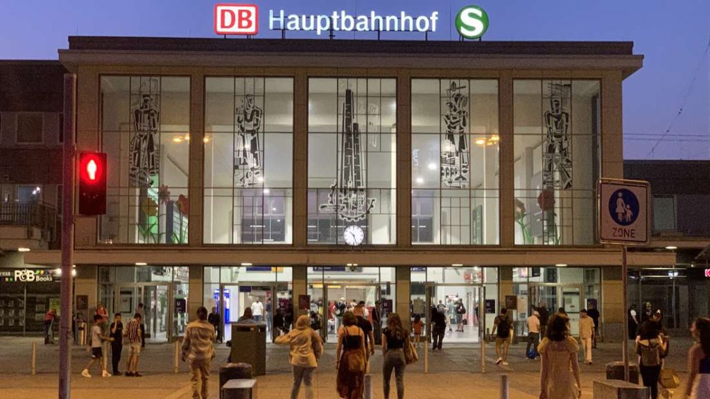 Tutti conoscono l’edificio XXL della stazione ferroviaria principale