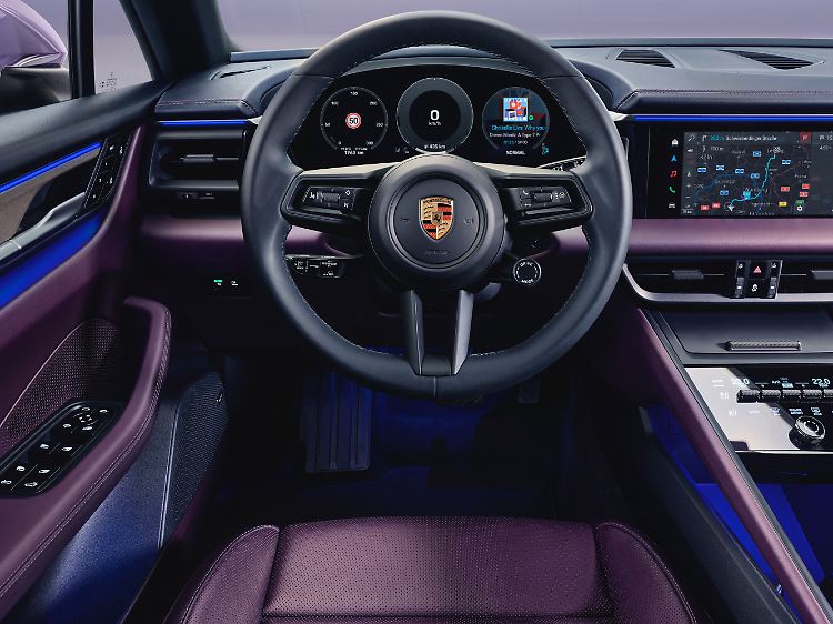 La striscia morbida e luminosa come elemento di illuminazione ambientale conferisce eleganza agli interni. Attraverso l'architettura puoi vedere che Macan e Taycan sono collegati tra loro.