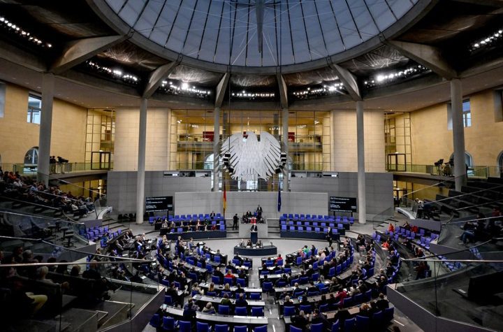 Un messaggio infuocato: cosa si aspettano le aziende leader dai politici
