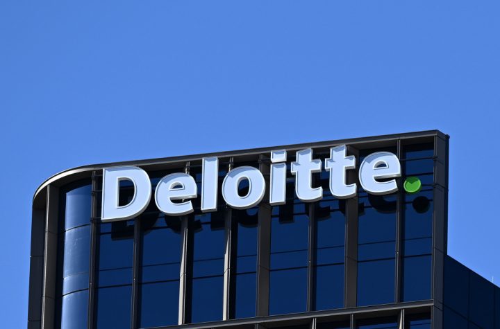 Deloitte: 75.000 dipendenti dovranno utilizzare l'intelligenza artificiale per Powerpoint
