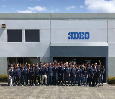 I dipendenti di 3DEO si riuniscono per celebrare i finanziamenti di DBJ ed EPSON nella produzione additiva in metallo