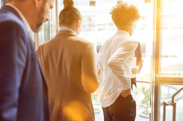Avvocato specializzato in diritto del lavoro: Negoziazione del trattamento di fine rapporto con l'azienda