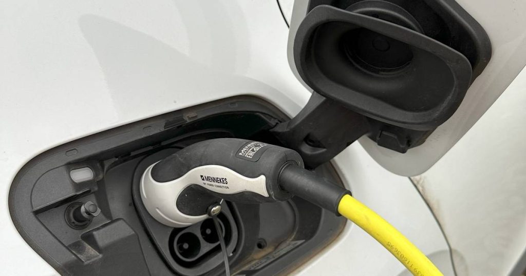 Vale la pena acquistare un'auto elettrica?  Questo è ciò che dicono i proprietari sui vantaggi e sugli svantaggi