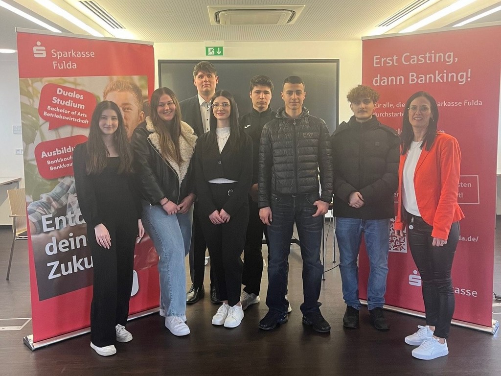 24 aziende offrono agli studenti informazioni dettagliate sulle opportunità di tirocinio a loro disposizione // Osthessen|News
