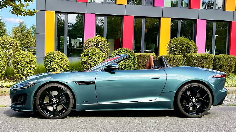 Questa roadster corta e affilata con sbalzi stretti è visivamente spettacolare.