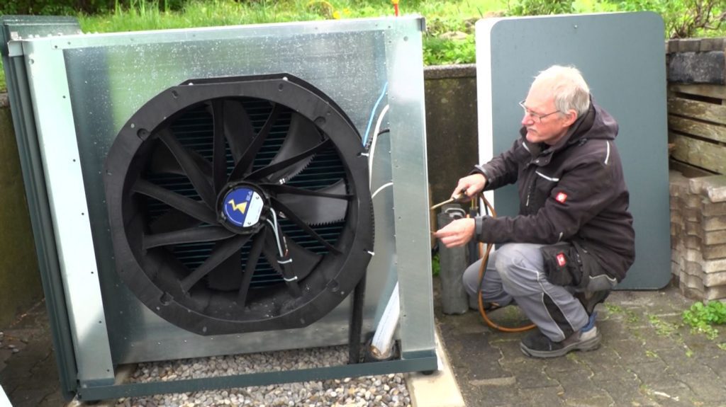 Riscaldare l'olio e pompare il calore all'interno: è questa la soluzione per i vecchi edifici?