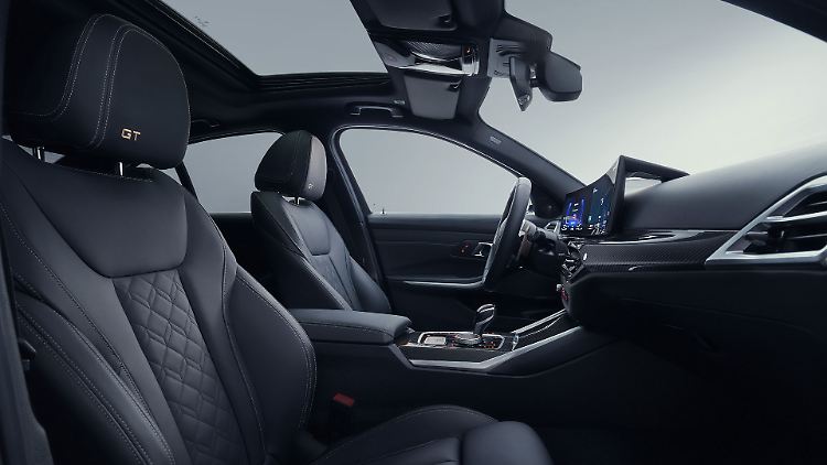 La scritta GT (in Oro Tecnico) ricamata sul poggiatesta è una grande caratteristica degli ultimi modelli B3. I sedili morbidi offrono comfort.