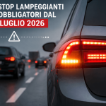 Stop lampeggianti obbligatori dal luglio 2026: cosa cambia per la sicurezza stradale nell’Unione Europea